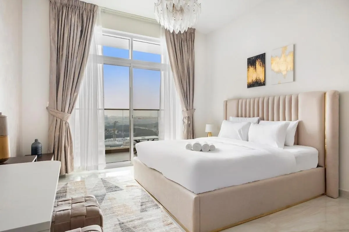 Lux Studio Apt Near Butterfly Garden - Pool & Gym