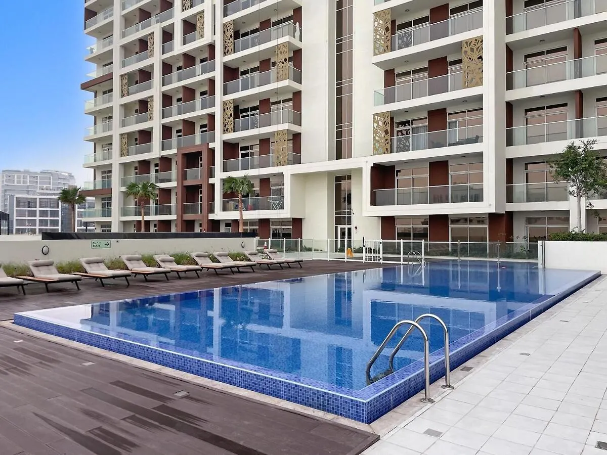 Lux Studio Apt Near Butterfly Garden - Pool & Gym アラブ首長国連邦